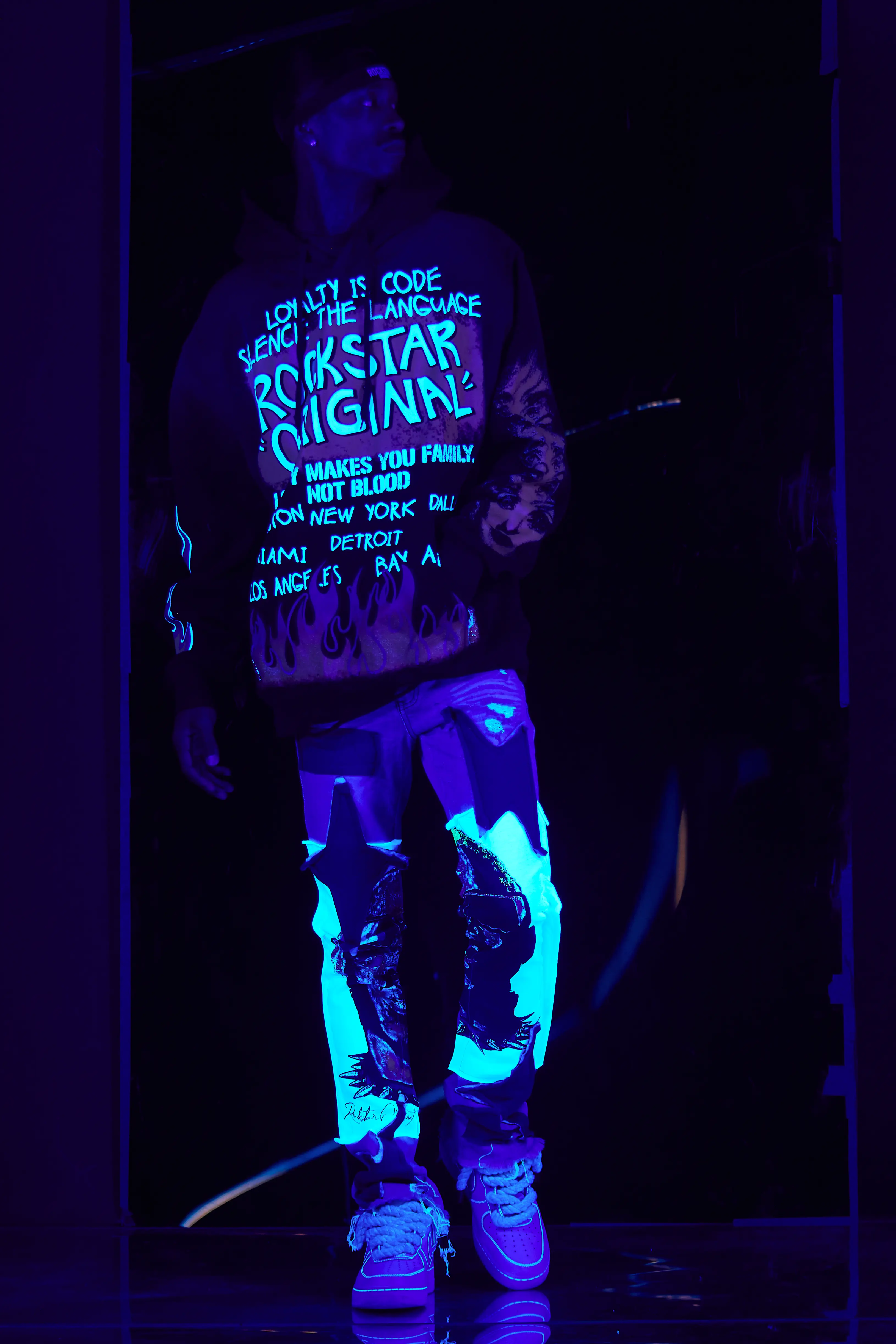 Beno Black/Yellow Distressed Graphic Hoodie - Image 8