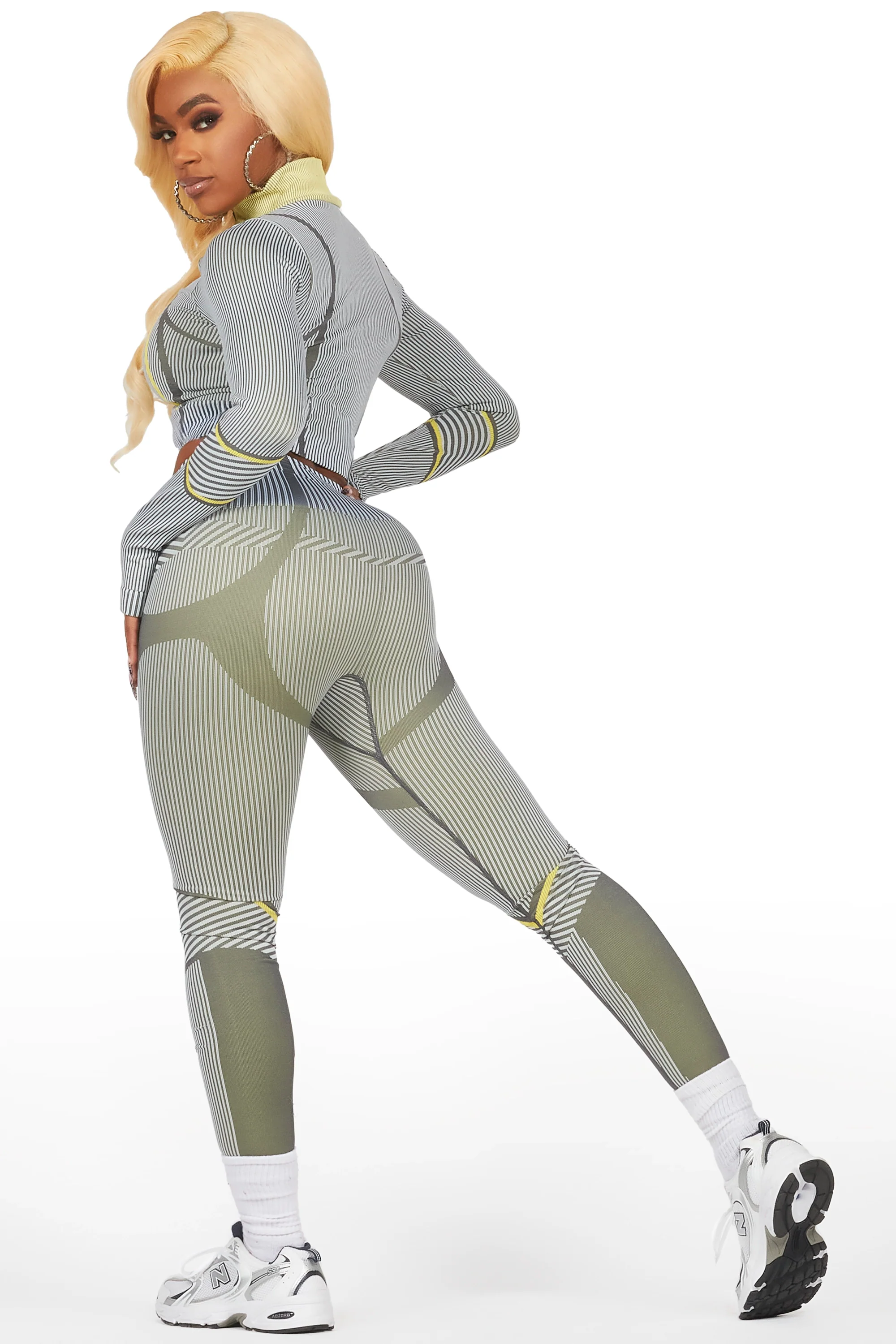 Derriana Charcoal Active Set - Image 7